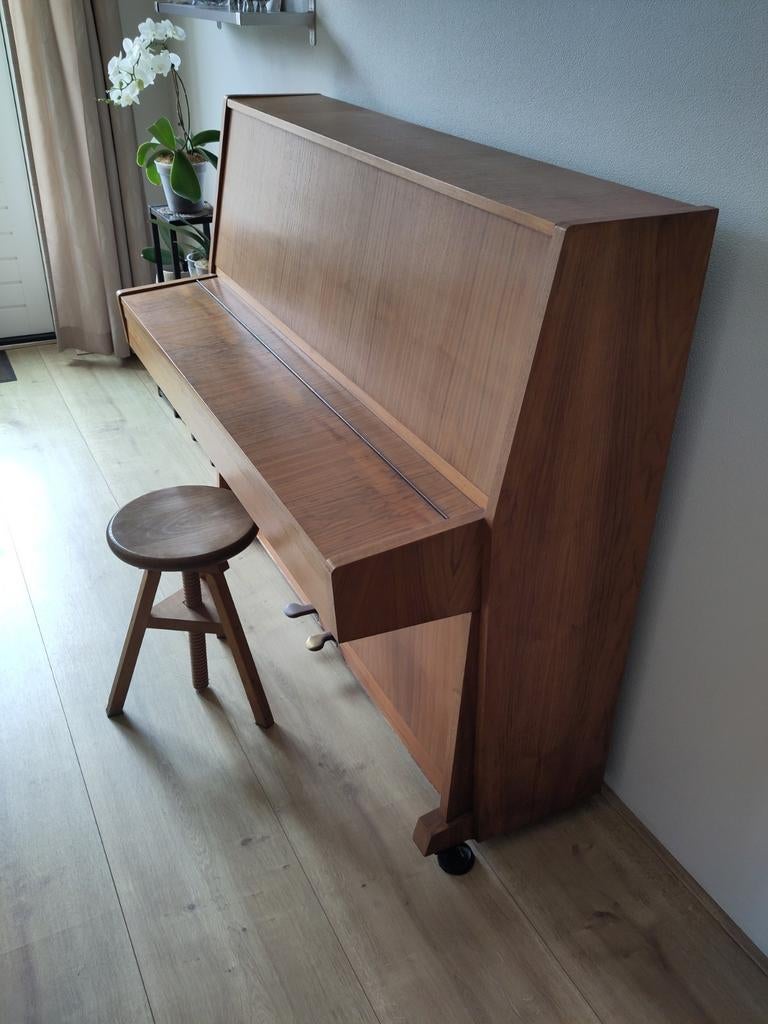 Cherny Piano - In goede staat, gratis af te halen, Muziek en Instrumenten, Piano's, Ophalen