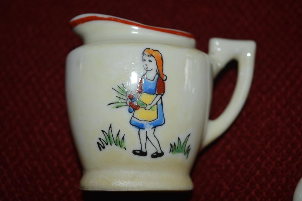 foreign, enkele losse vintage kinderservies stukken, Antiek en Kunst, Ophalen of Verzenden