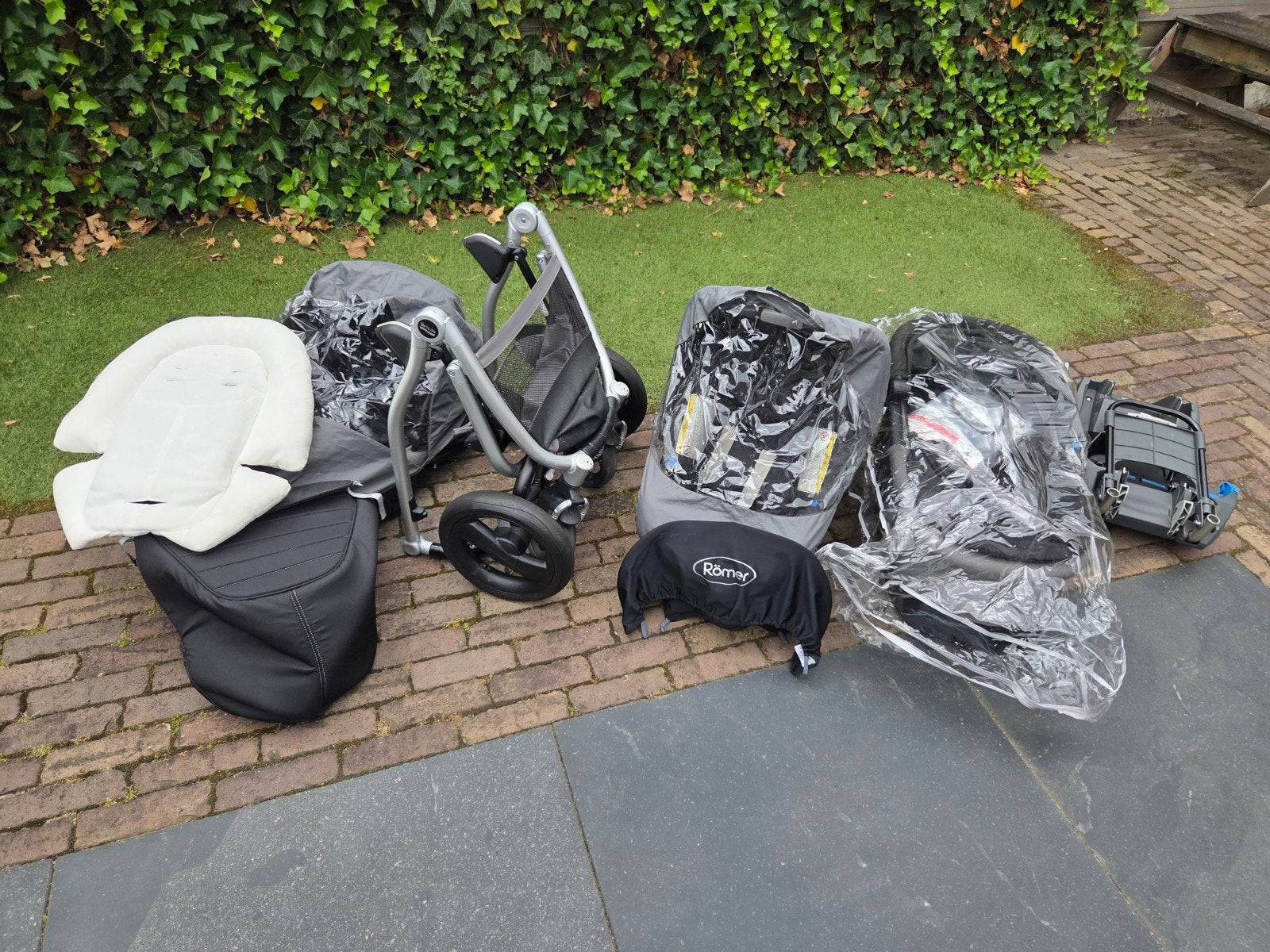 Britax Affinity Combiwagen met Reiswieg en Autostoeltje, Kinderen en Baby's, Kinderwagens en Combinaties, Overige merken, Gebruikt
