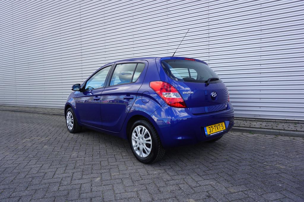 Hyundai i20 1.2i Plus Climate / Elektr. ramen / NAP, Auto's, Gebruikt, 31 €/maand, 4 cilinders, Blauw