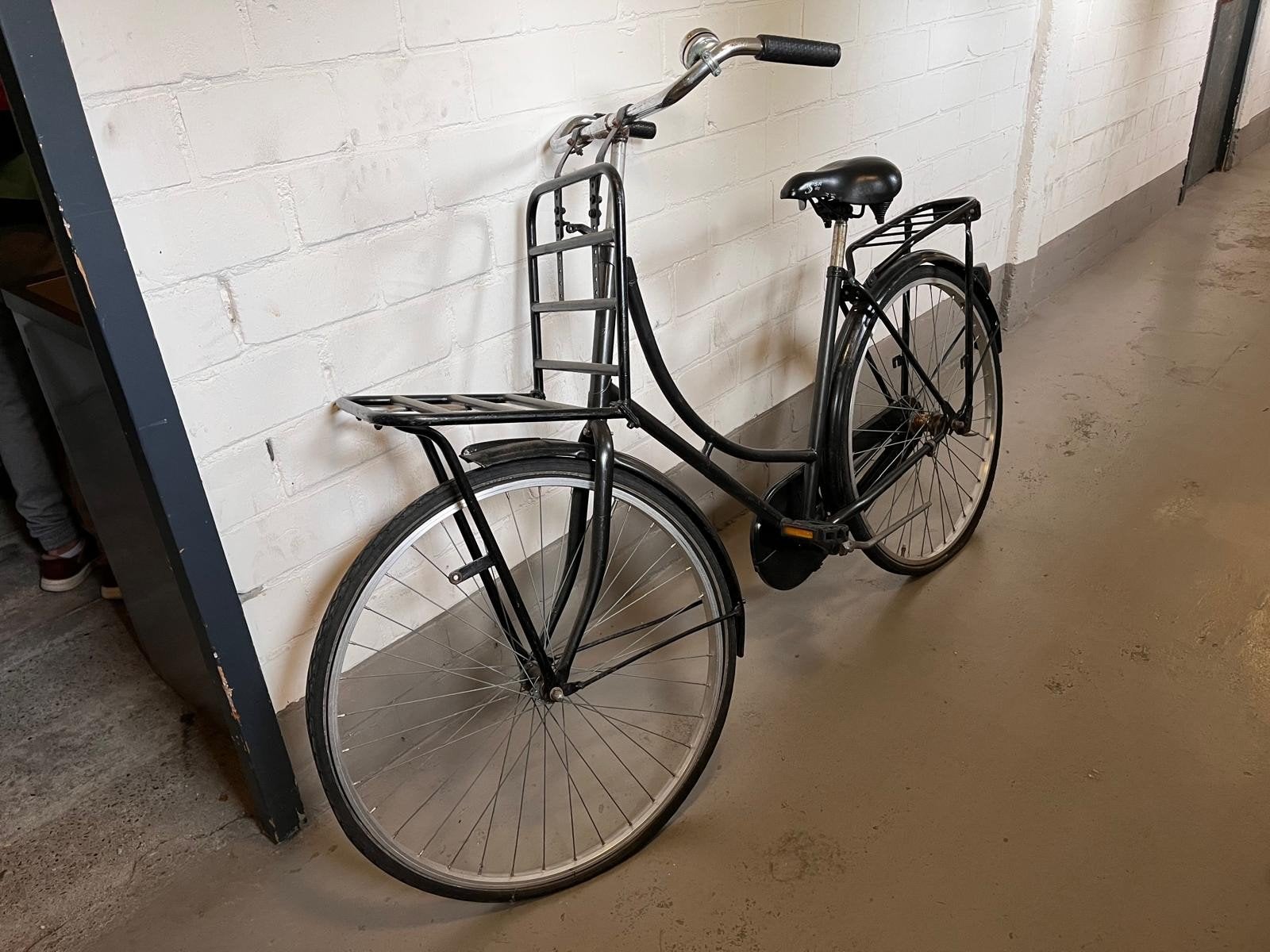 Fiets met transportrek - wielen moeten vervangen worden, Fietsen en Brommers, Velgrem, Ophalen, Overige merken, 53 tot 56 cm