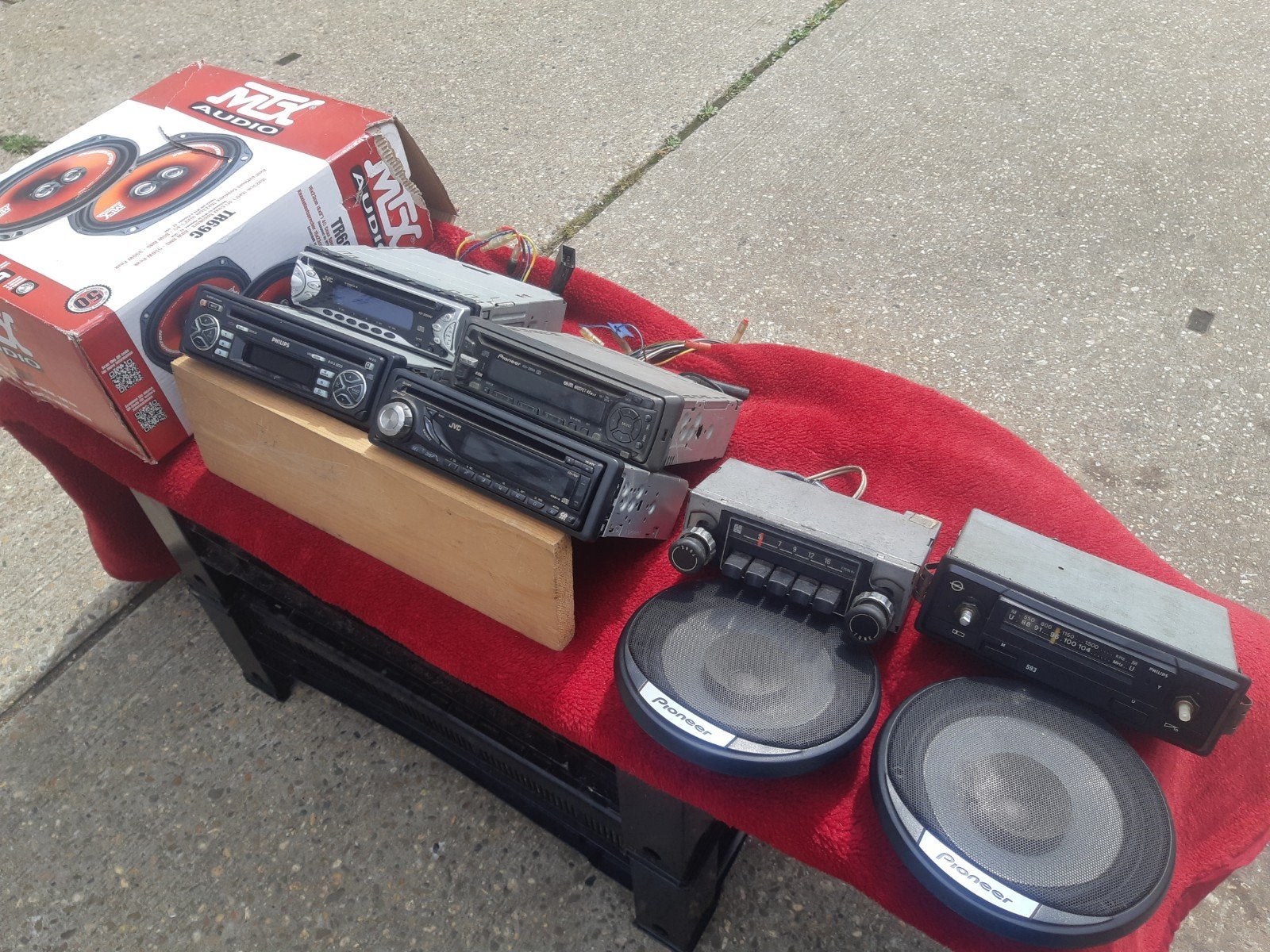 MOOIE UITZIENDE AUTO RADIO.S ...VANAF 9.95 EURO....., Ophalen of Verzenden