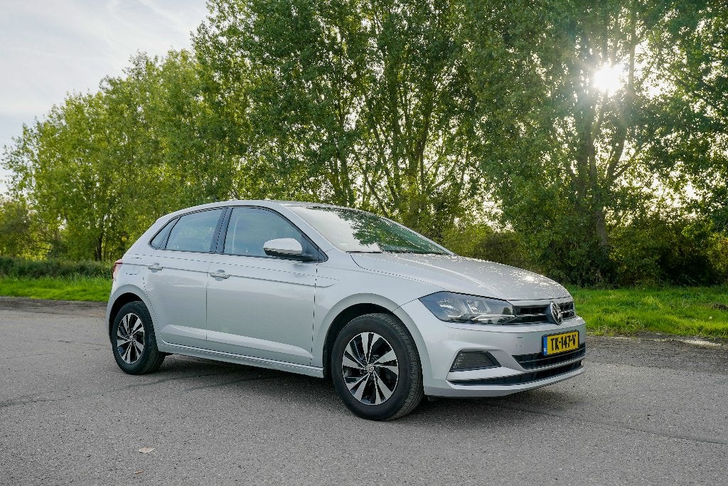 Volkswagen Polo 1.0 TSI 95pk 2018 Grijs, Auto's, Voorwielaandrijving, 40 €/maand, Zwart, 23 km/l
