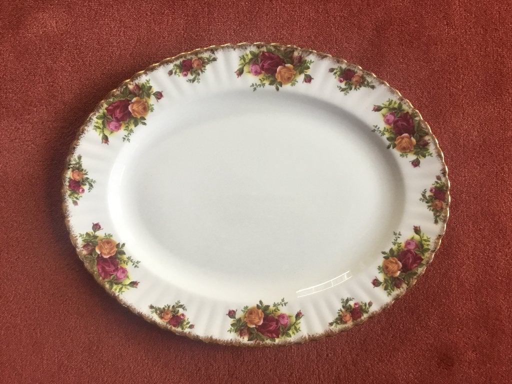 Royal Albert Old Country Roses Ovale Schaal 38x30 cm, Ophalen of Verzenden, Nieuw, Porselein, Bord of Schaal