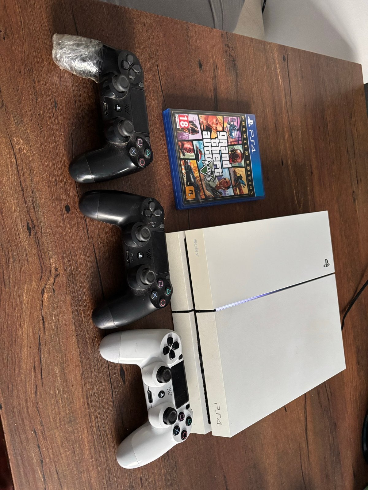 PlayStation 4 met controllers en Grand Theft Auto V, Ophalen of Verzenden, Gebruikt, Met 3 controllers of meer, Met games