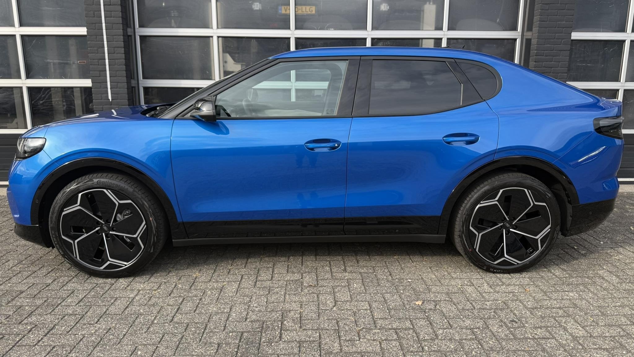 Ford Capri Premium Extended Range RWD 79 kWh | 3.500,- Ford, Automaat, Dealer onderhouden, Achterwielaandrijving, Blauw