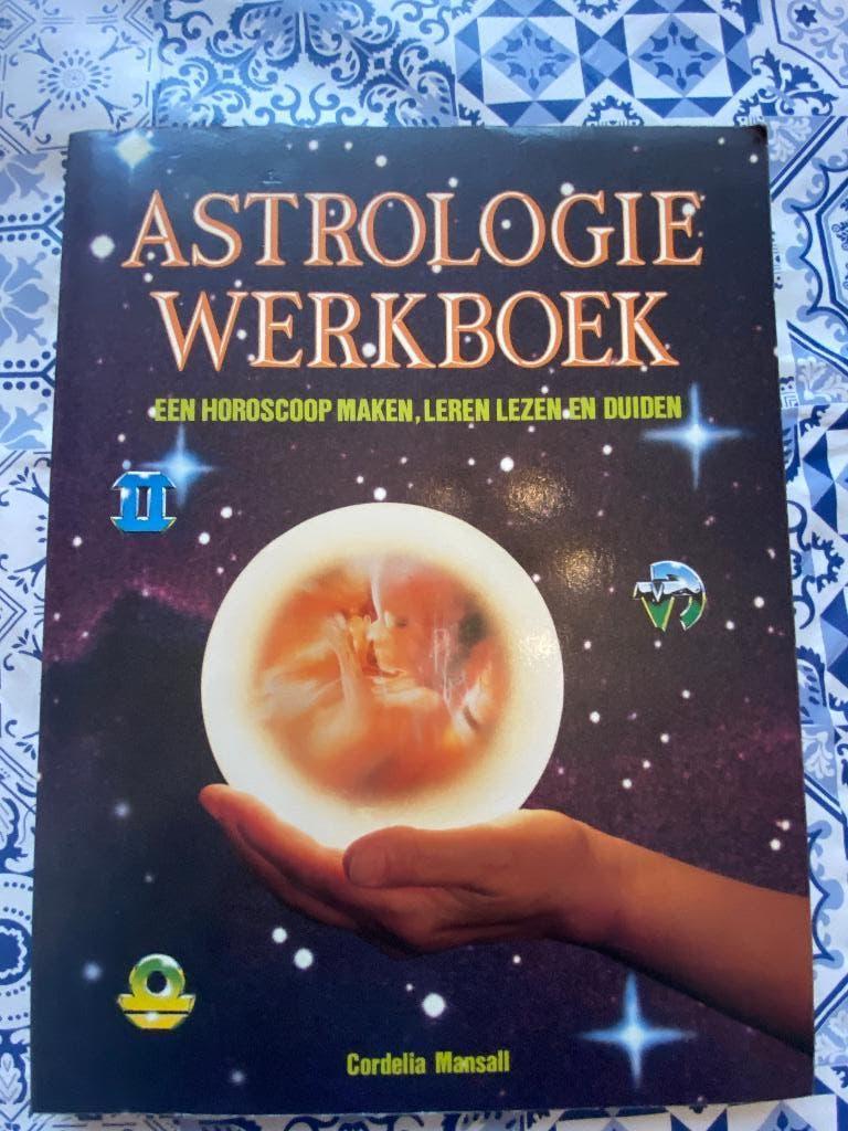 Astrologie werkboek door: Cordelia Mansall, Boeken, Ophalen of Verzenden, Zo goed als nieuw, Astrologie, Achtergrond en Informatie