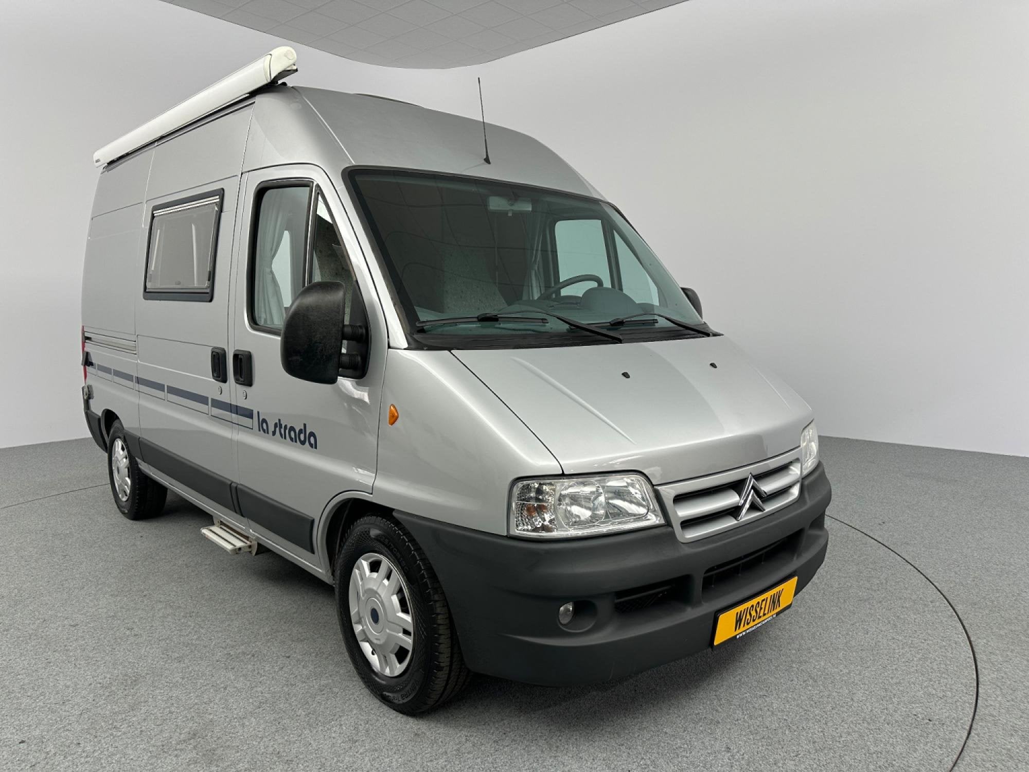La Strada 600 2.8 HDI 128pk Trekhaak Cassetteluifel, Caravans en Kamperen, Campers, Buscamper of Camperbus, Tot en met 2, Bedrijf