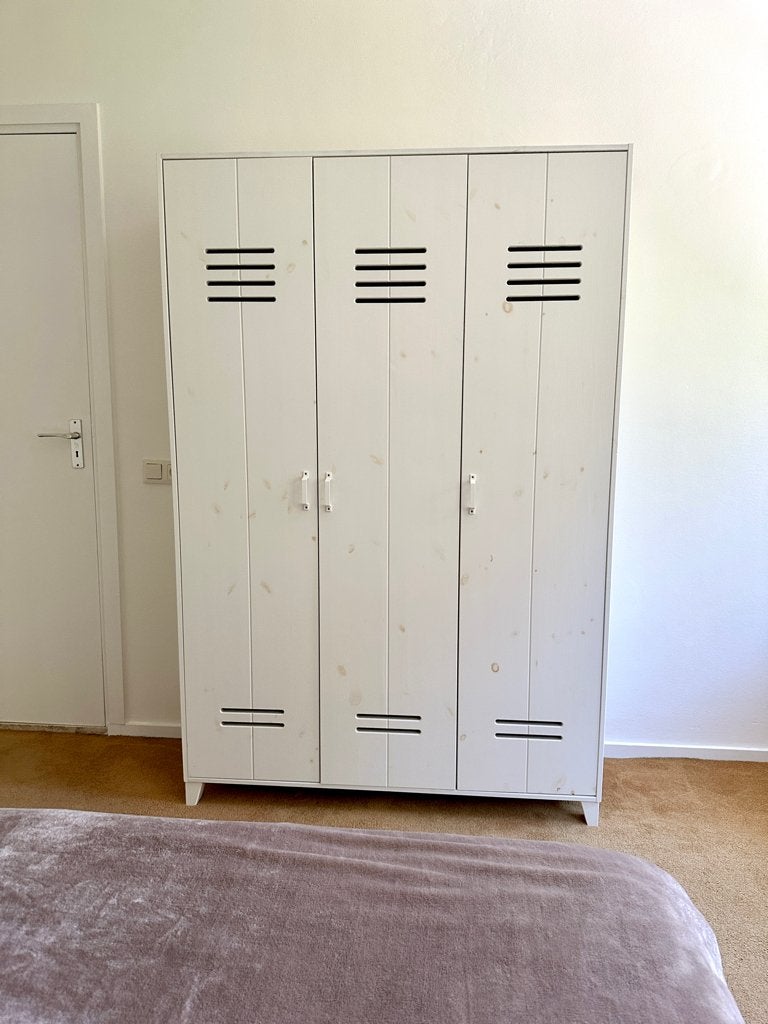 Locker VTwonen Woood stevig hout wit 3-deur kast kledingkast, Ophalen, Modern strak industrieel praktisch stevig openslaande deuren
