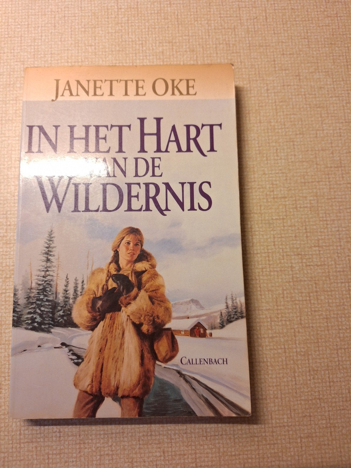 In Het Hart Van De Wildernis - Janette Oke, Ophalen of Verzenden, Gelezen, Janette Oke, Nederland