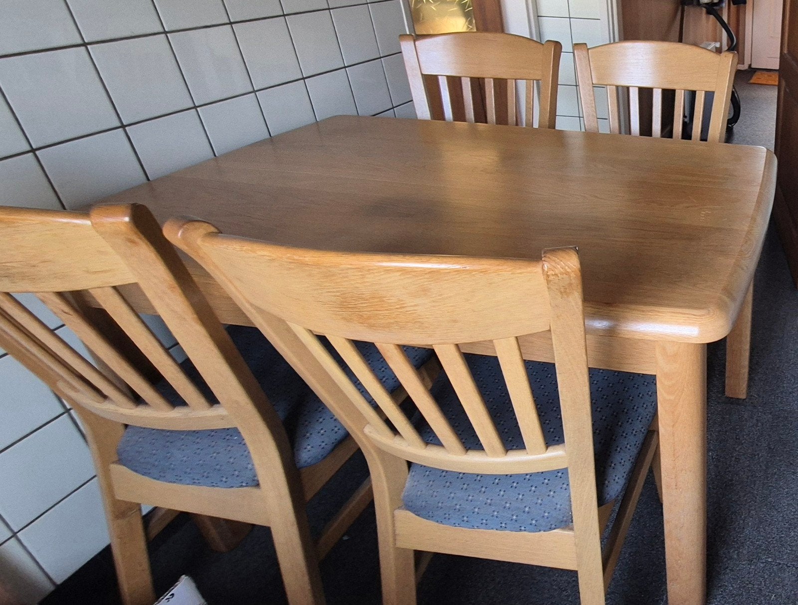 eethoek, Ophalen, Gebruikt, 4 tot 6 stoelen