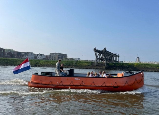 Reddingssloep 9m - Bukh 36pk - ook geschikt als partyboot, Ophalen, 9 m, Gebruikt, Binnenboordmotor