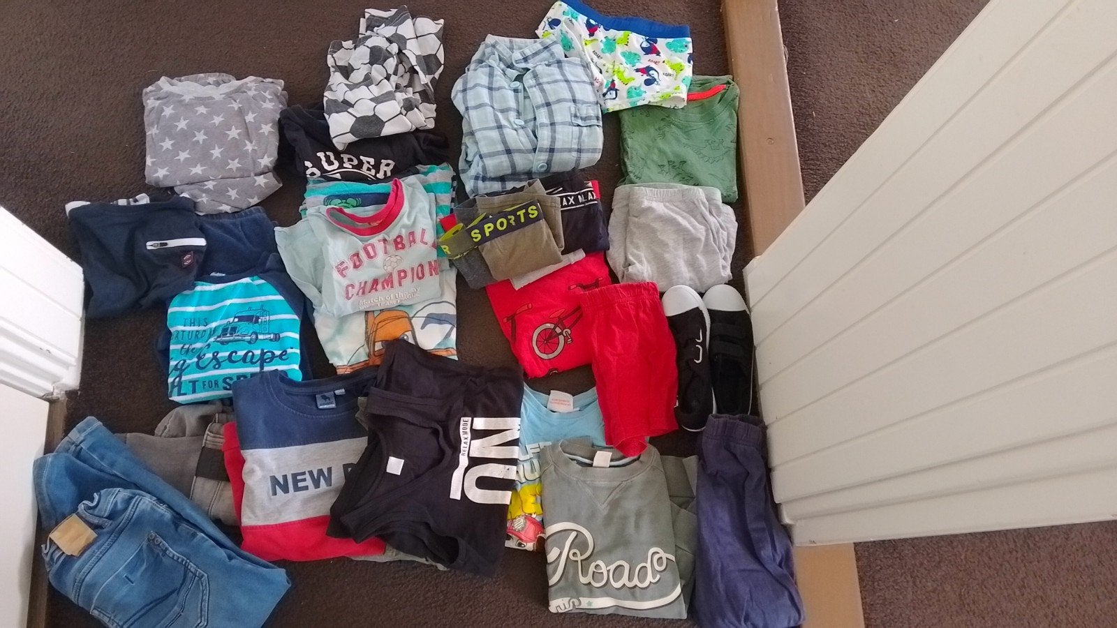 Jongenskleding pyama's, 2 broeken 1 zwembroek 122, ondergoed, Kinderen en Baby's, Ophalen, Zo goed als nieuw, Maat 128