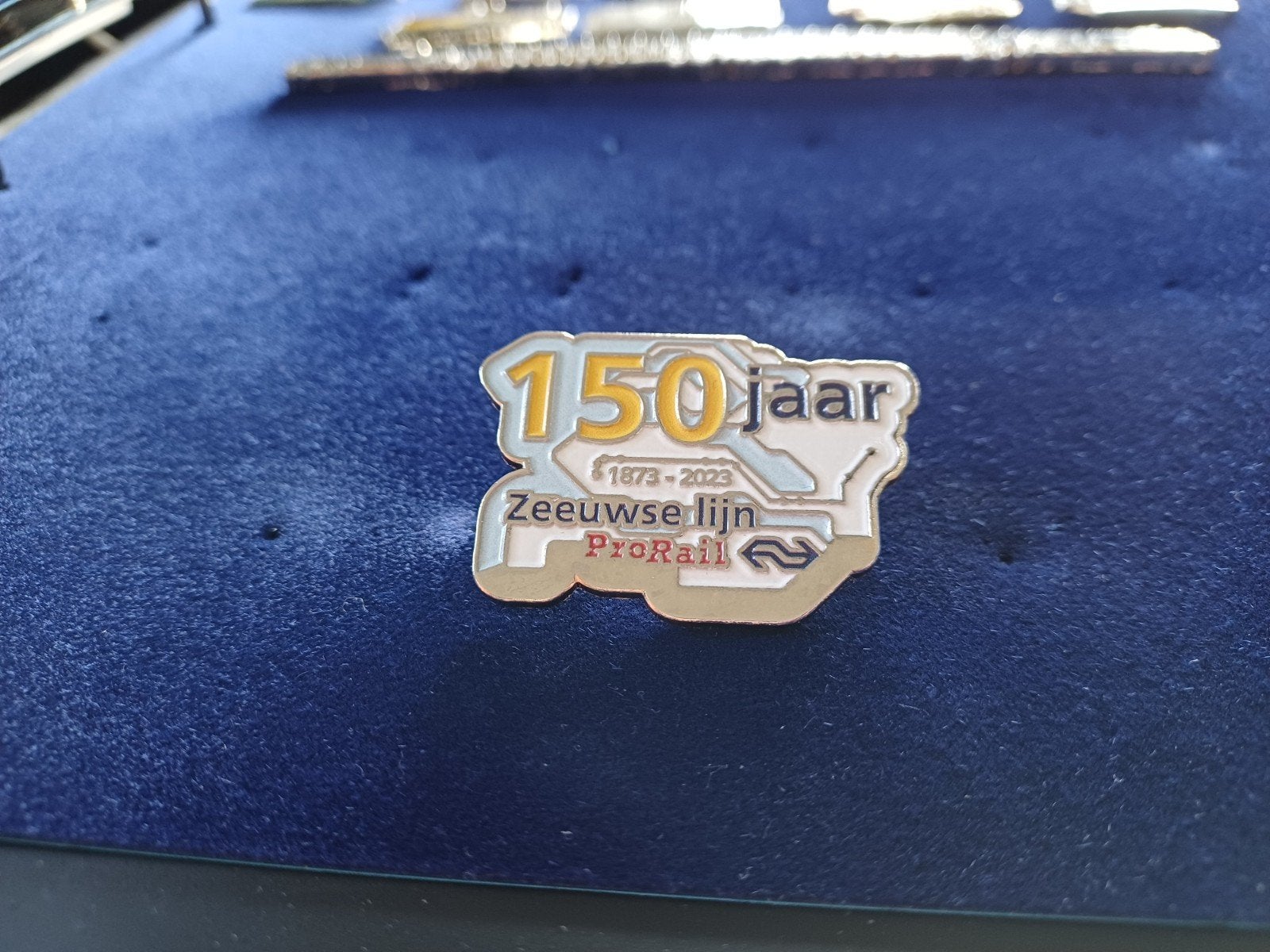 150 jaar Zeeuwe lijn pin, Verzamelen, Speldjes, Pins en Buttons, Ophalen of Verzenden, Nieuw, Speldje of Pin