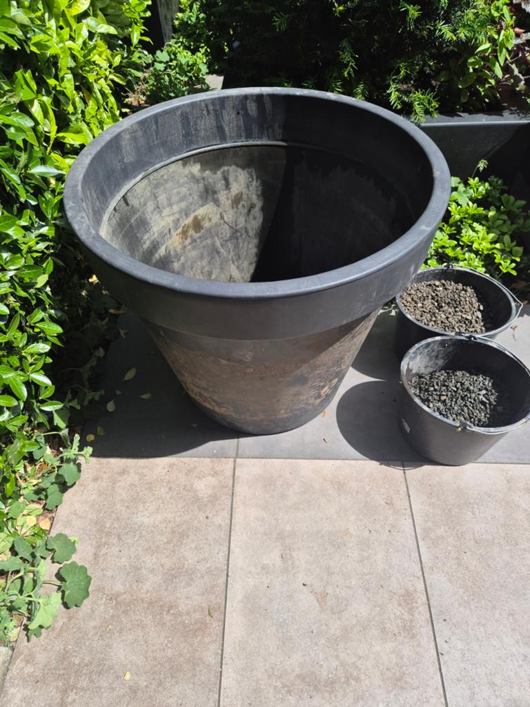Grote kunststof bloempot, Tuin en Terras, Ophalen of Verzenden, Gebruikt, Rond, Kunststof