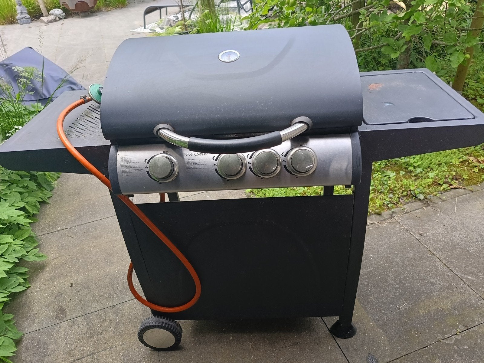 Grote BBQ met brander en hoes - Gebruikt, Ophalen of Verzenden