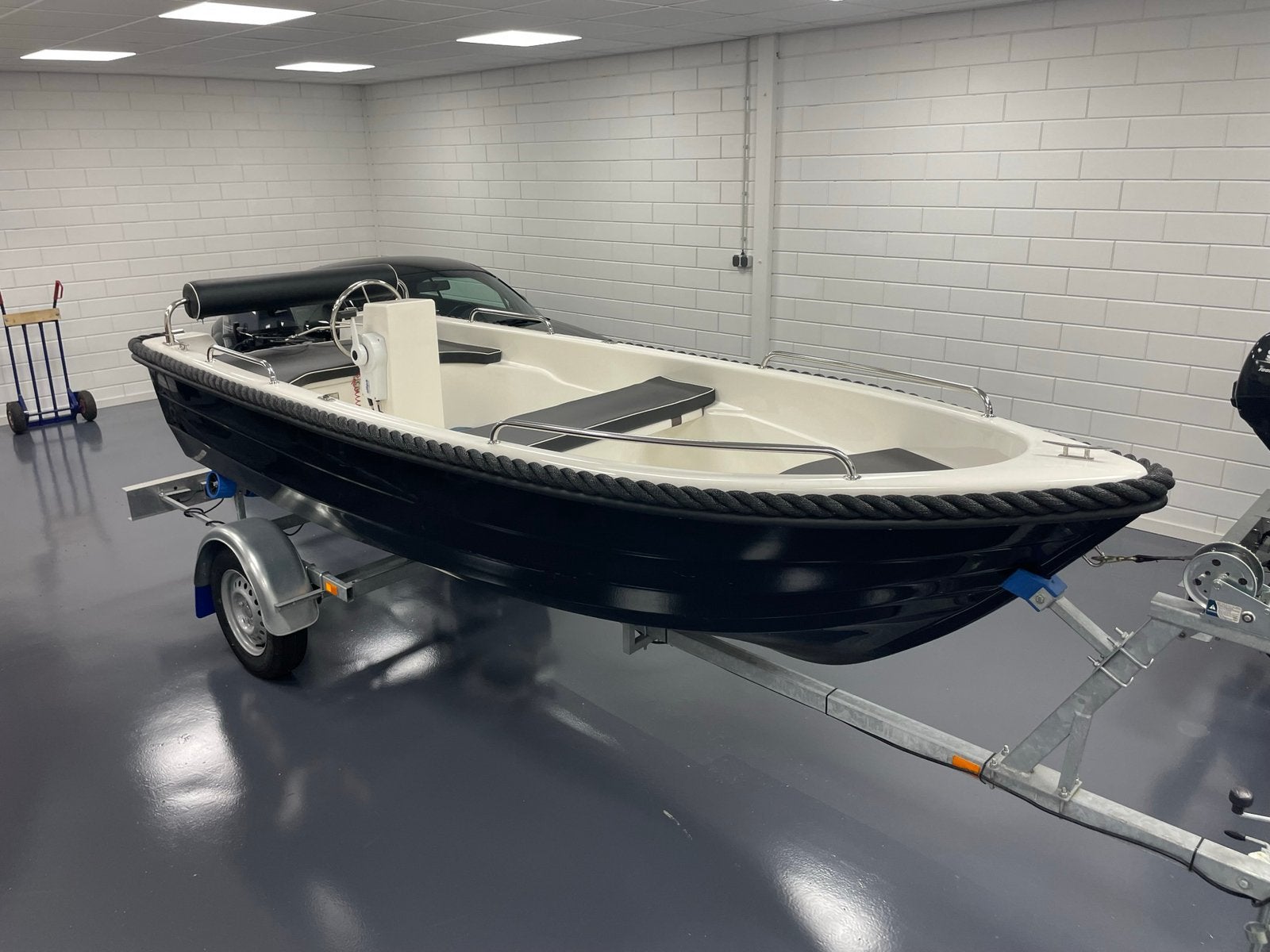 Sloep met yamaha z.g.a.n 6pk yamaha motor en trailer, Ophalen, Consoleboot, Zo goed als nieuw, Trailer