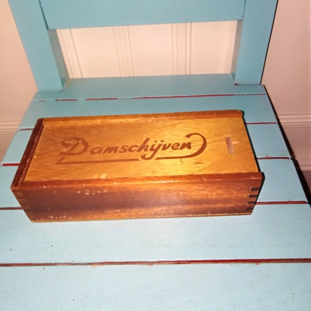 Houten doosje Homas damschijven van 3 cm doorsnee, Een of twee spelers, Ophalen, Gebruikt, Homas