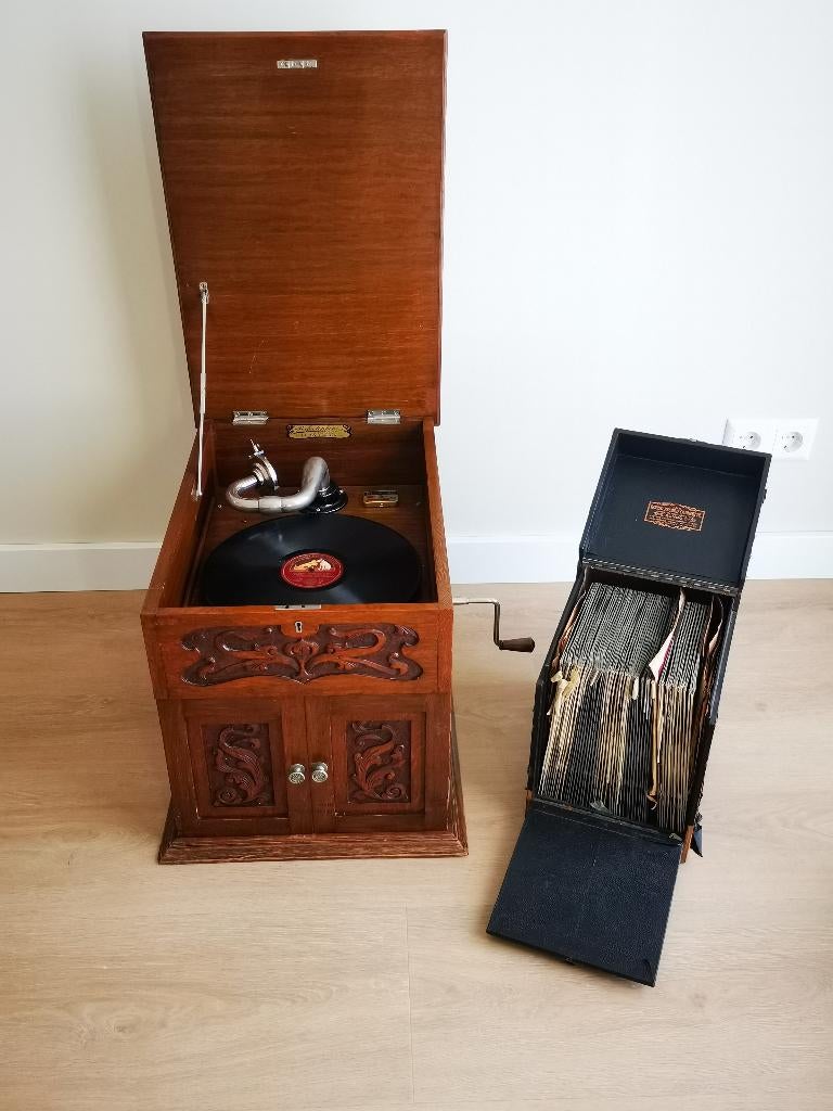 antiek Eiken Perfectophone kast grammofoon & 55 toerenplaten, Antiek en Kunst, Antiek | Tv's en Audio, Ophalen of Verzenden