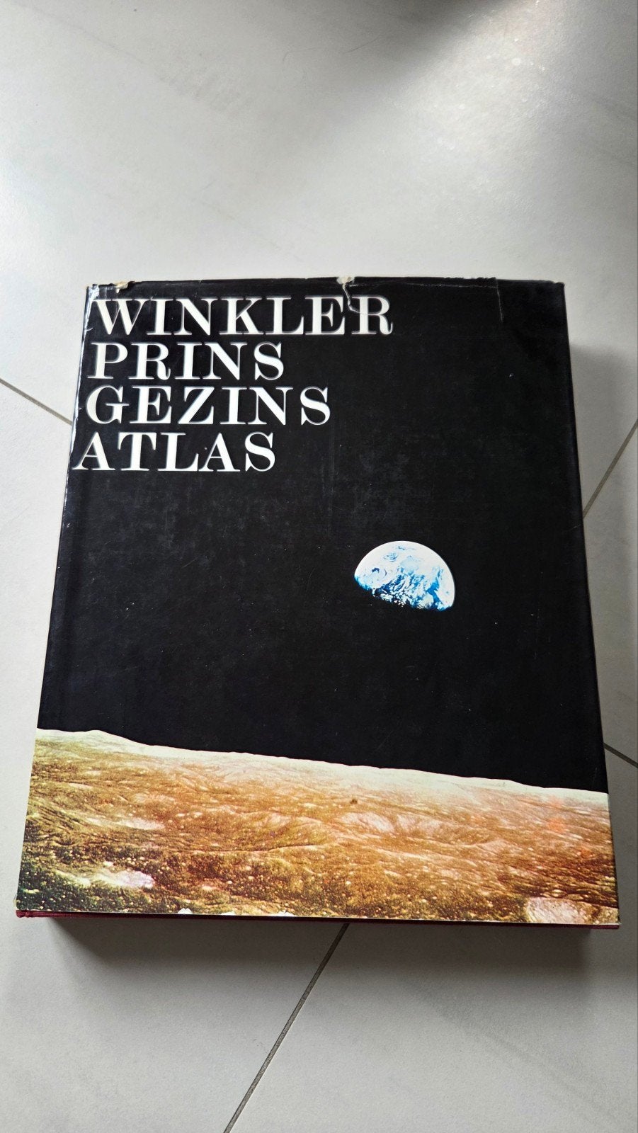 Winkler Prins gezinsatlas, Boeken, Gelezen, Overige atlassen, Ophalen of Verzenden, 1800 tot 2000