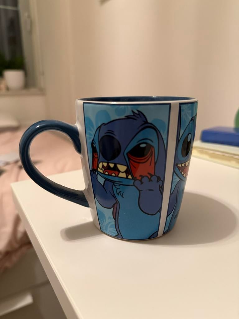 Stitch Mok uit Disneyland Parijs, Ophalen of Verzenden, Zo goed als nieuw, Steen/keramiek, Overige typen