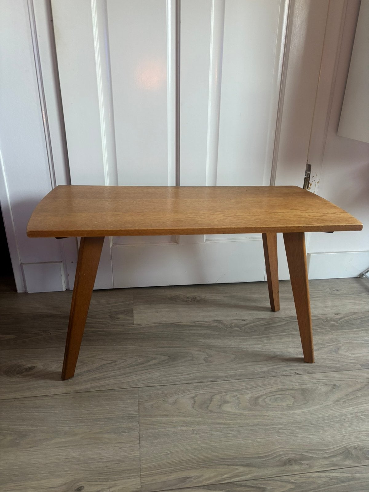 Vintage Deens bijzet / salon tafeltje hout teak, Huis en Inrichting, Tafels | Sidetables, Ophalen, 50 tot 100 cm, Teakhout, Zo goed als nieuw