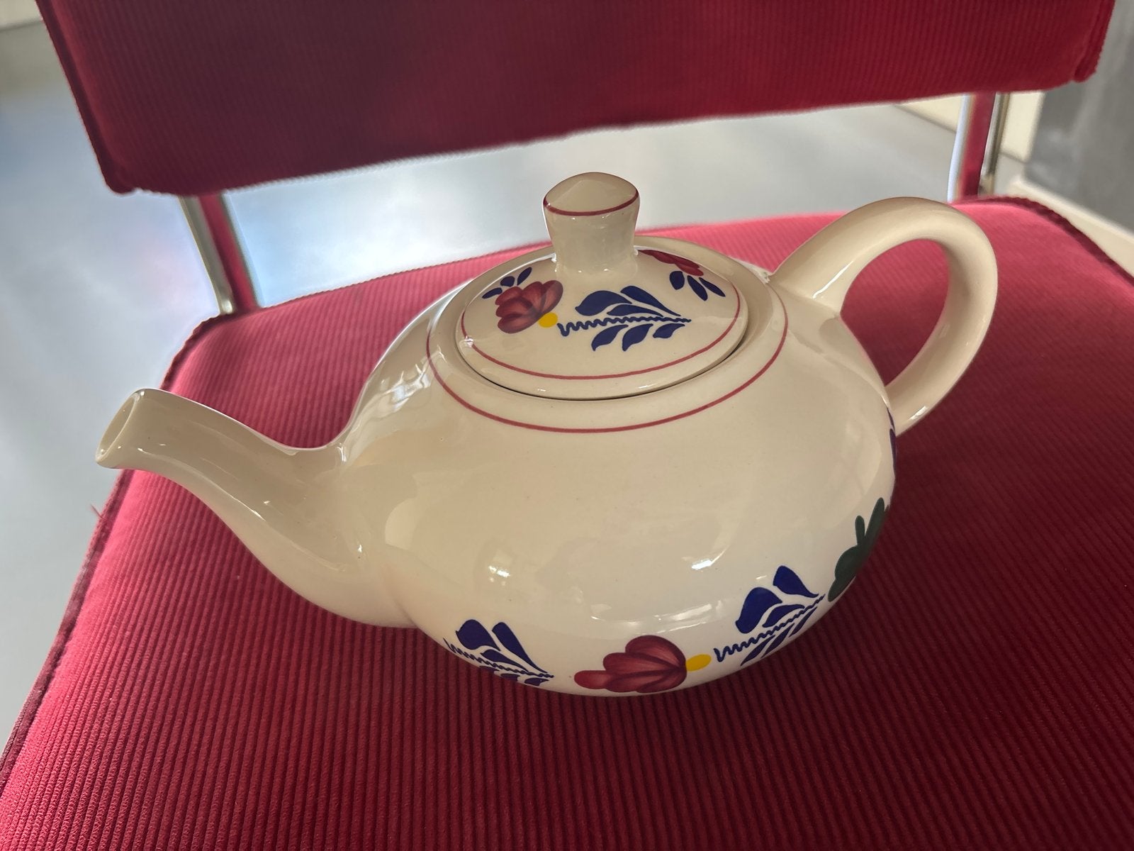 Royal Boch Boerenbont Theepot - Handgemaakt en Vaatwasserbes, Keramiek, Landelijk/Boerenbont, Ophalen of Verzenden, Zo goed als nieuw