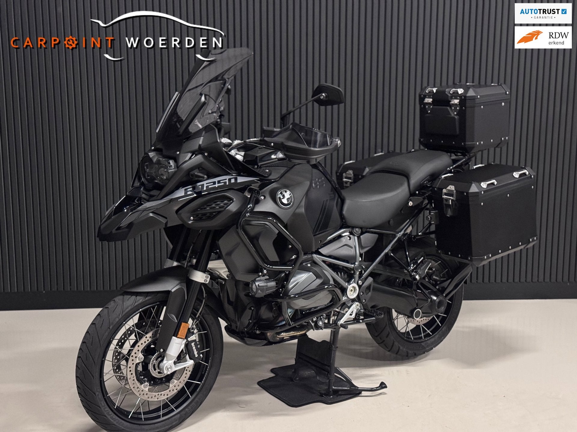 BMW All-Road R 1250 GS Adventure TRIPLE BLACK | 3 KOFFERS |, BMW@BMW.NL, 1254 cc, BMW
1234AB  Amsterdam, NL, Handvatverwarming