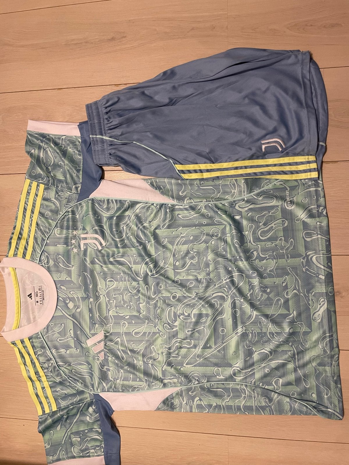 Juventus 25/26 Away Kit, Maat 48/50 (M), Ophalen of Verzenden, Zo goed als nieuw, Voetbal