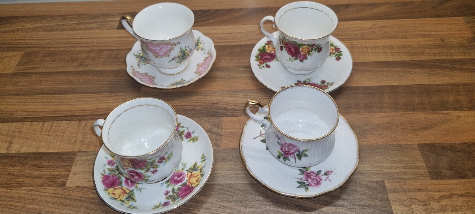 4 Royal Albert kop-en-schotels - Fine Bone China, Ophalen of Verzenden