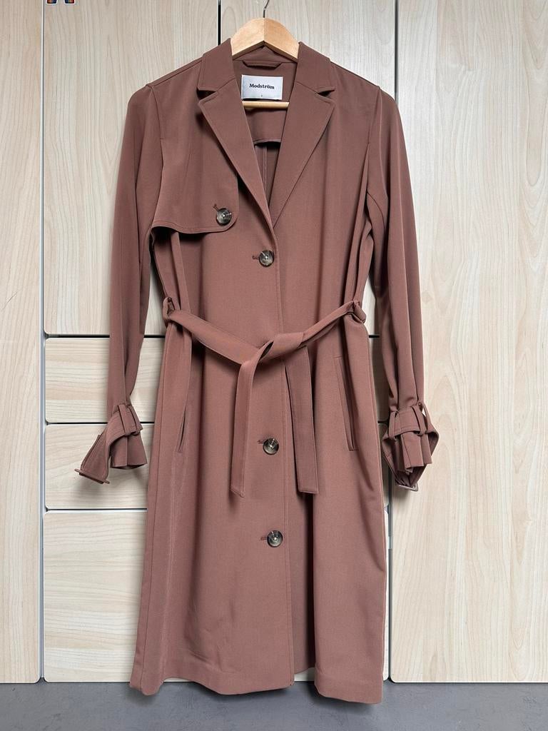 Modström trenchcoat zomerjas maat S, Kleding | Dames, Ophalen of Verzenden, Zo goed als nieuw, Maat 36 (S), Bruin