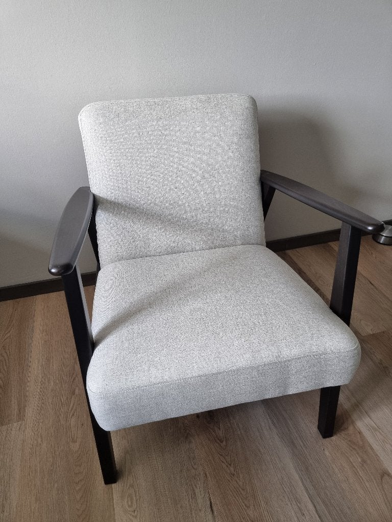 IKEA EKENÄSET fauteuil lichtbeige, zo goed als nieuw, Huis en Inrichting, Ophalen, Hout, Zo goed als nieuw, 50 tot 75 cm