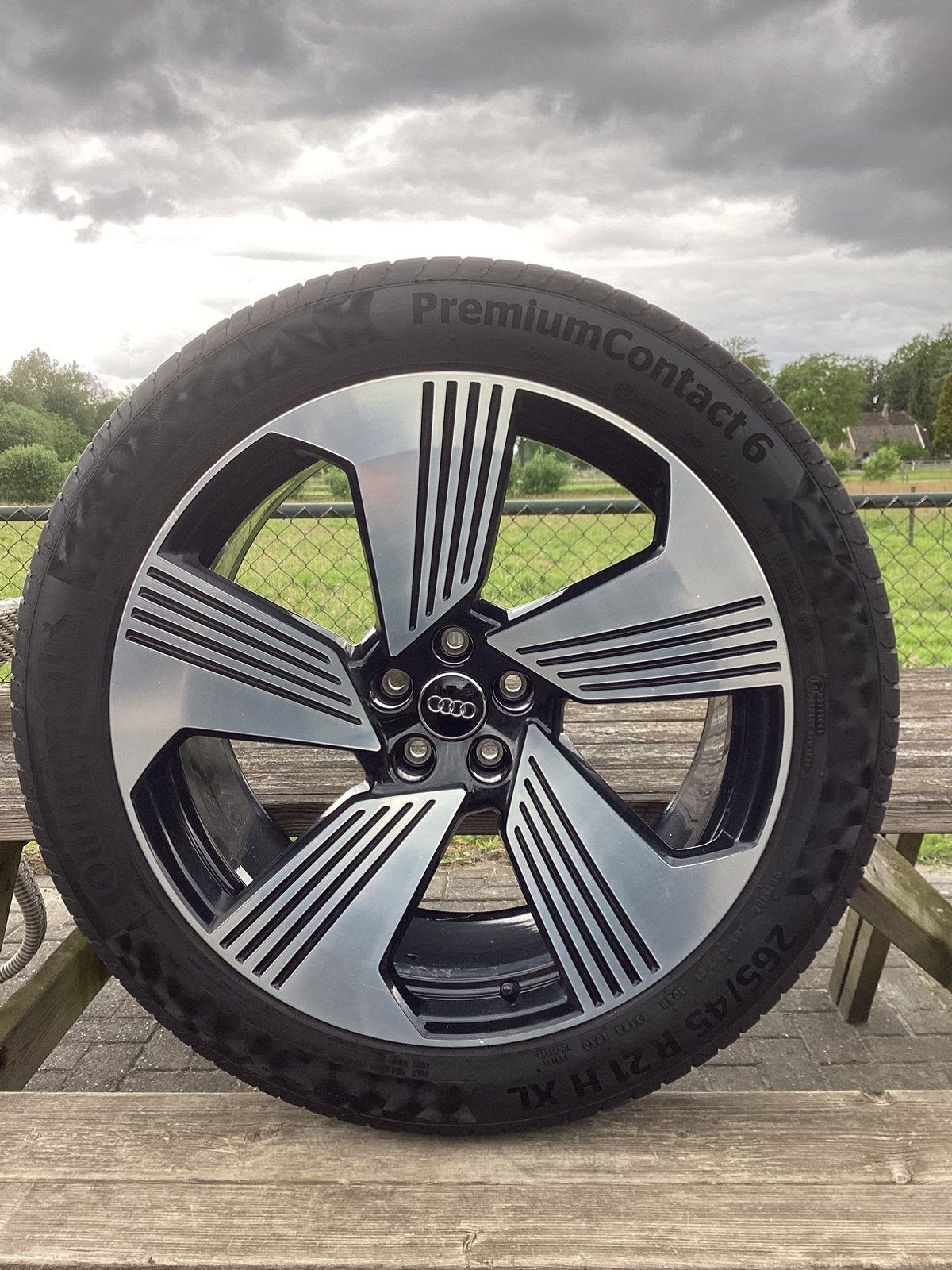 21” set Audi E-tron/SQ8Continental 265-45-21banden4x7.4 mm, Ophalen, Gebruikt, 265 mm, Banden en Velgen