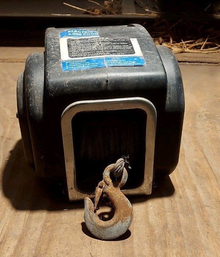 electrisch lier met bekabeling, Ophalen