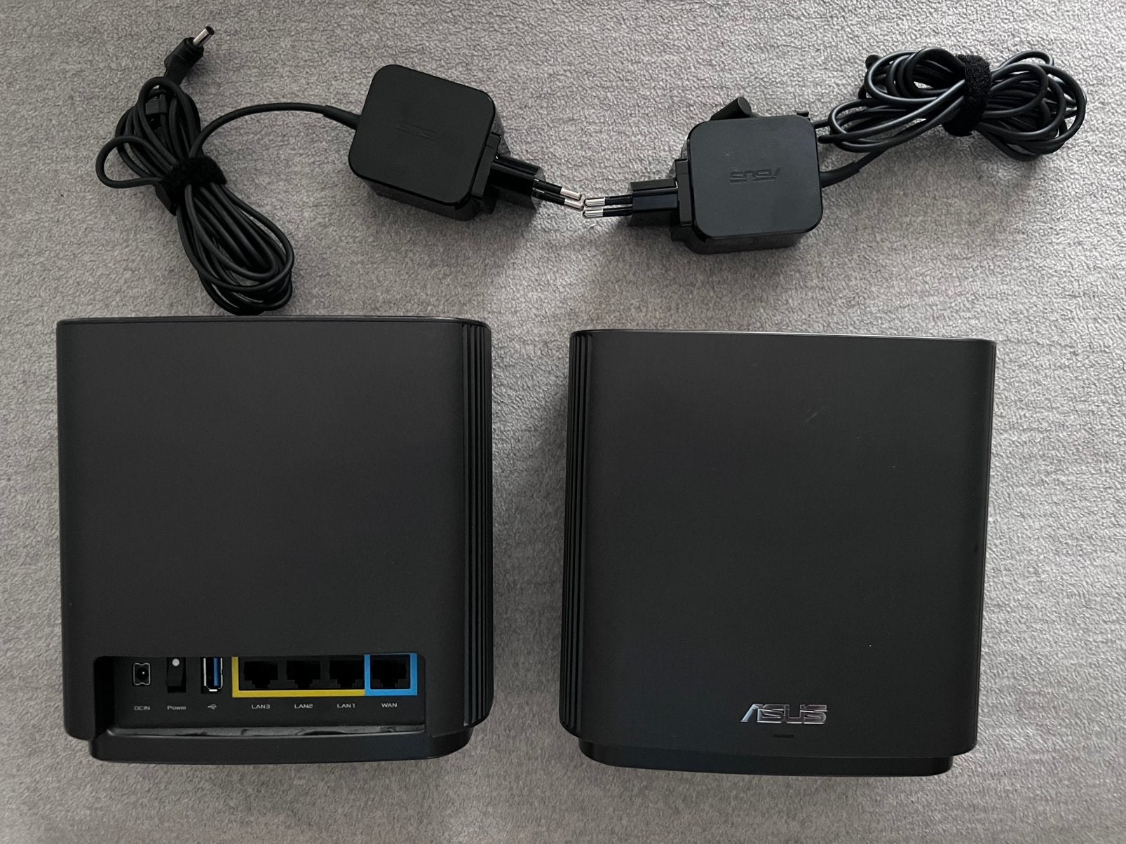ASUS CT8 WiFi Mesh Tri-Band Router (2 stuks), Ophalen of Verzenden, Gebruikt, Router