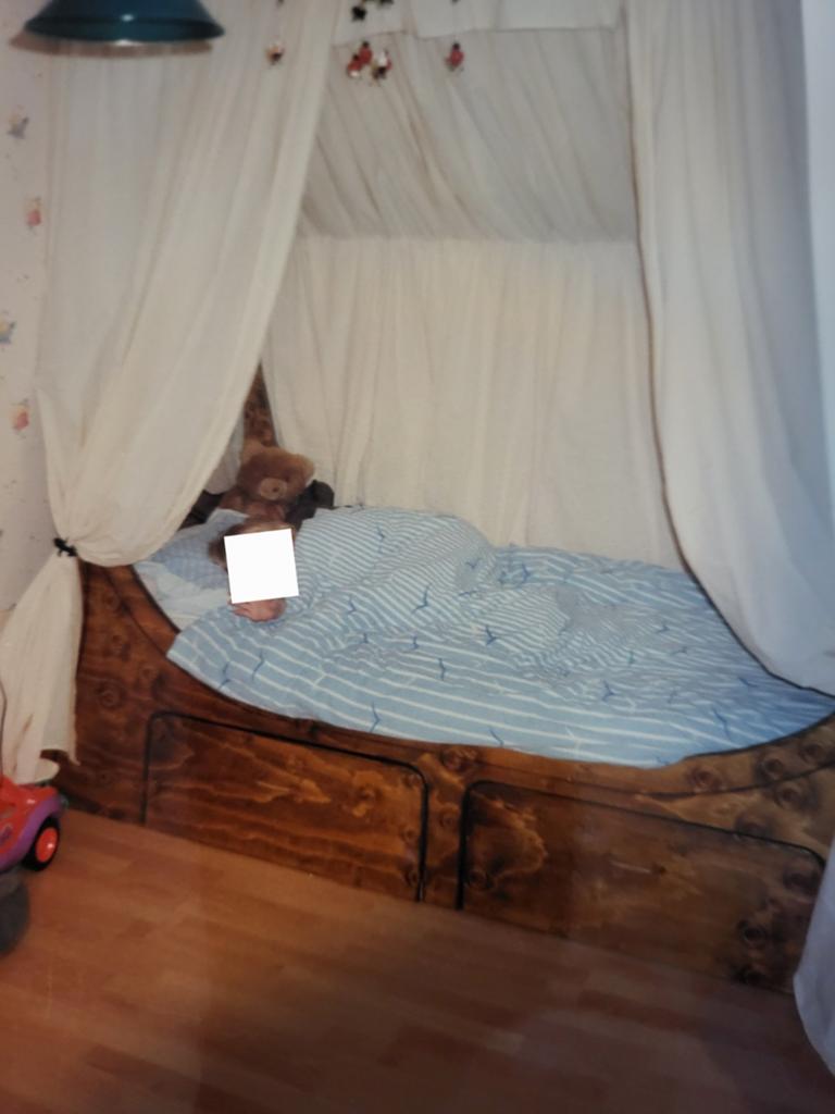 Uniek houten bed voor klein prijsje, Ophalen, Gebruikt, 90 cm, Bruin