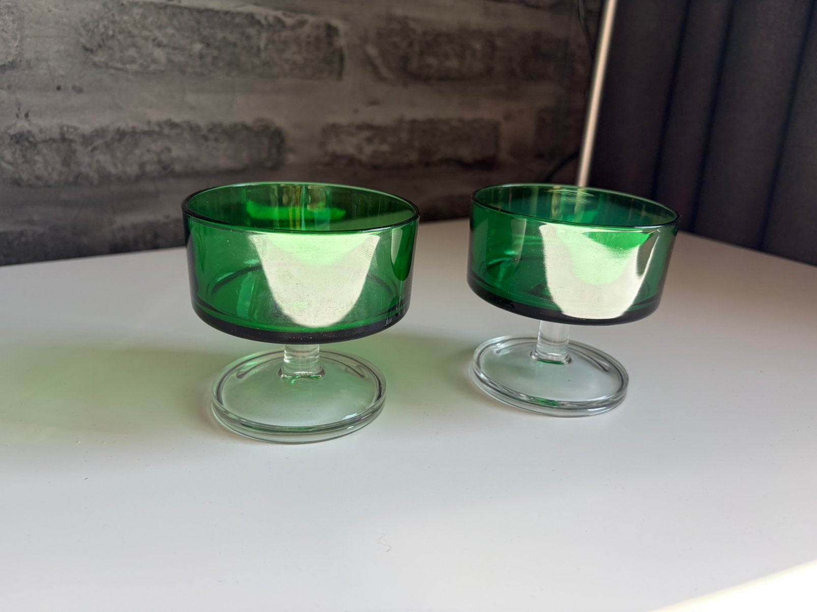 2 Vintage Smaragdgroene Glazen Coupes - Luminarc France, Glas of Glazen, Overige merken, Vintage, Ophalen of Verzenden