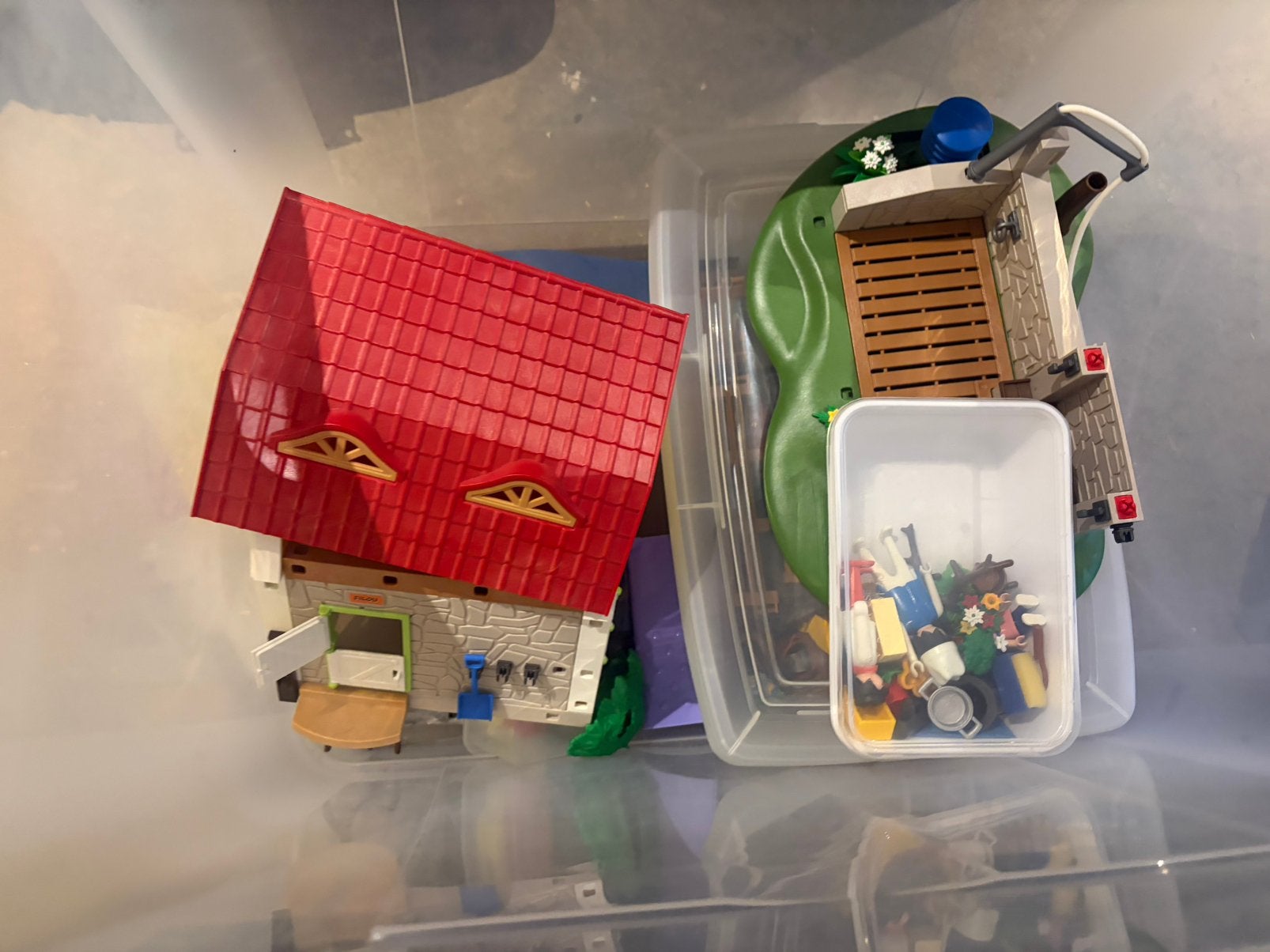 Playmobil: paardenstal en douche en div, Ophalen of Verzenden, Zo goed als nieuw
