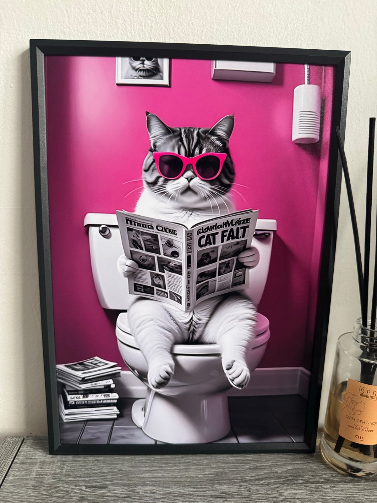 Grappige Kat Poster met Bril - Ingelijst (21x30cm), Minder dan 50 cm, Nieuw, Ophalen of Verzenden, Foto of Poster