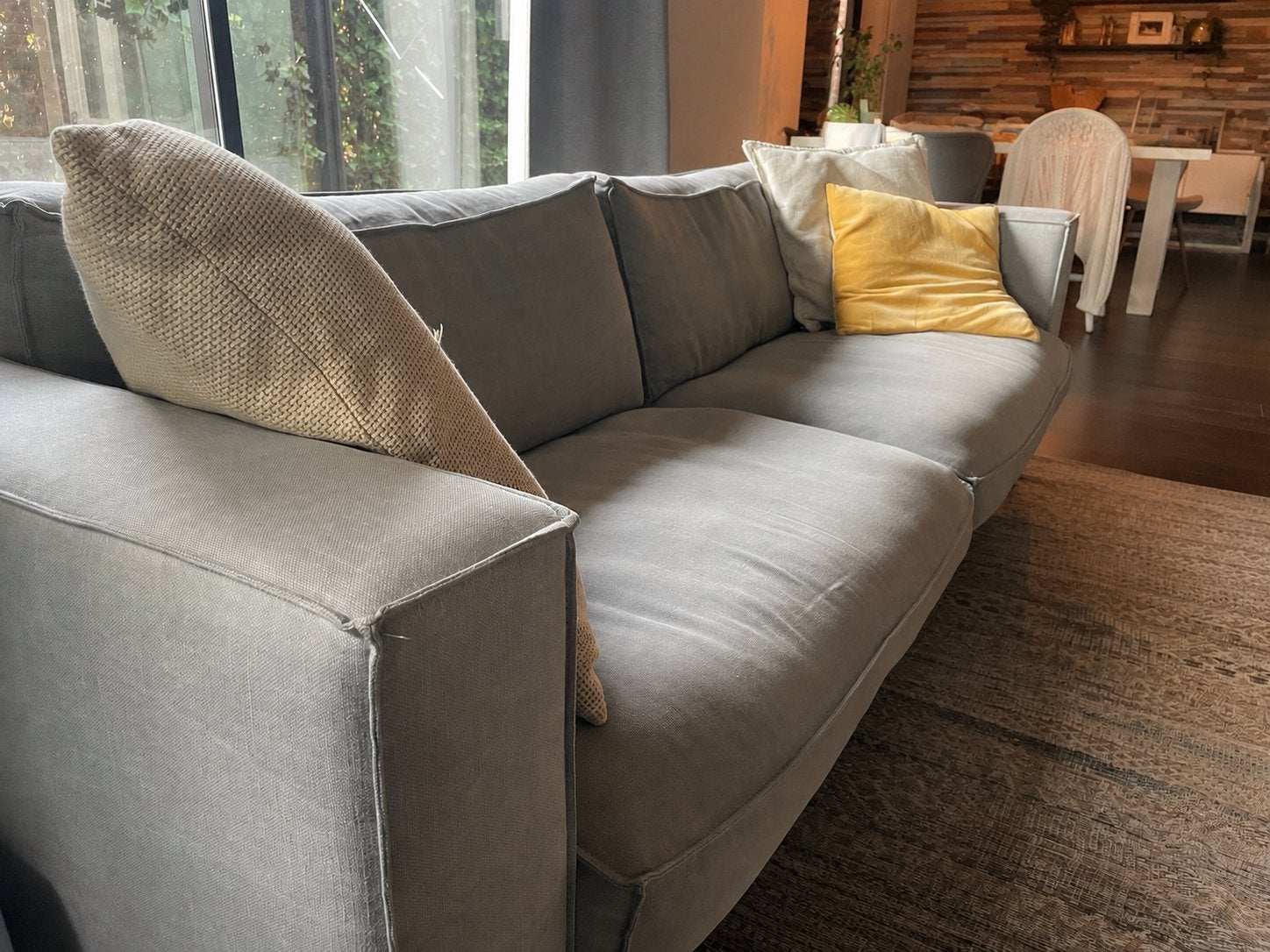 Comfortabele grijze driepersoonsbank, Ophalen, Gebruikt, Driepersoons, 75 tot 100 cm