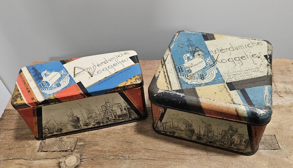 2 OUDE BROCANTE BLIKKEN van "AMSTERDAMSCHE KOGGETJES", Ophalen of Verzenden
