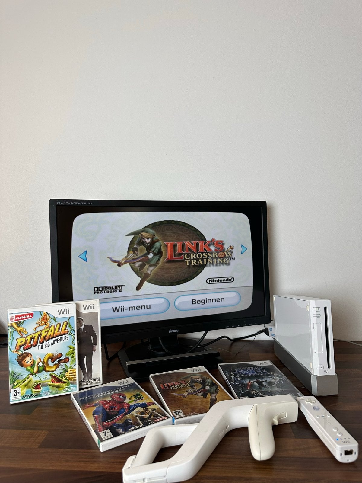 Nintendo Wii Zapper bundel – 5 spellen – GameCube compatible, Ophalen of Verzenden, Gebruikt, Met 1 controller, Met games
