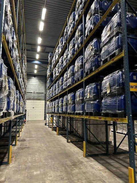 Te huur PALLETOPSLAGPLAATSEN  voor Euro-en blokpallets, Ophalen of Verzenden
