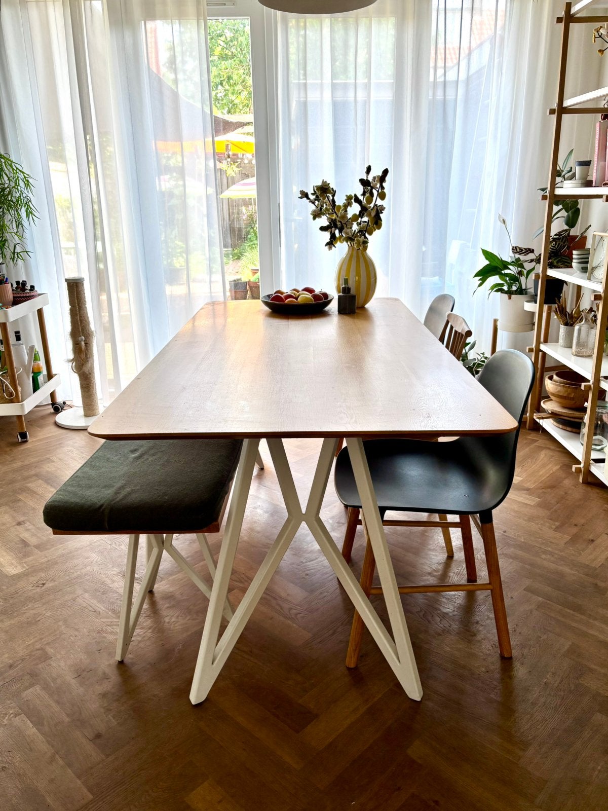 Studio Henk eetkamer tafel en bank met kussen, Ophalen, 50 tot 100 cm, Zo goed als nieuw, 150 tot 200 cm