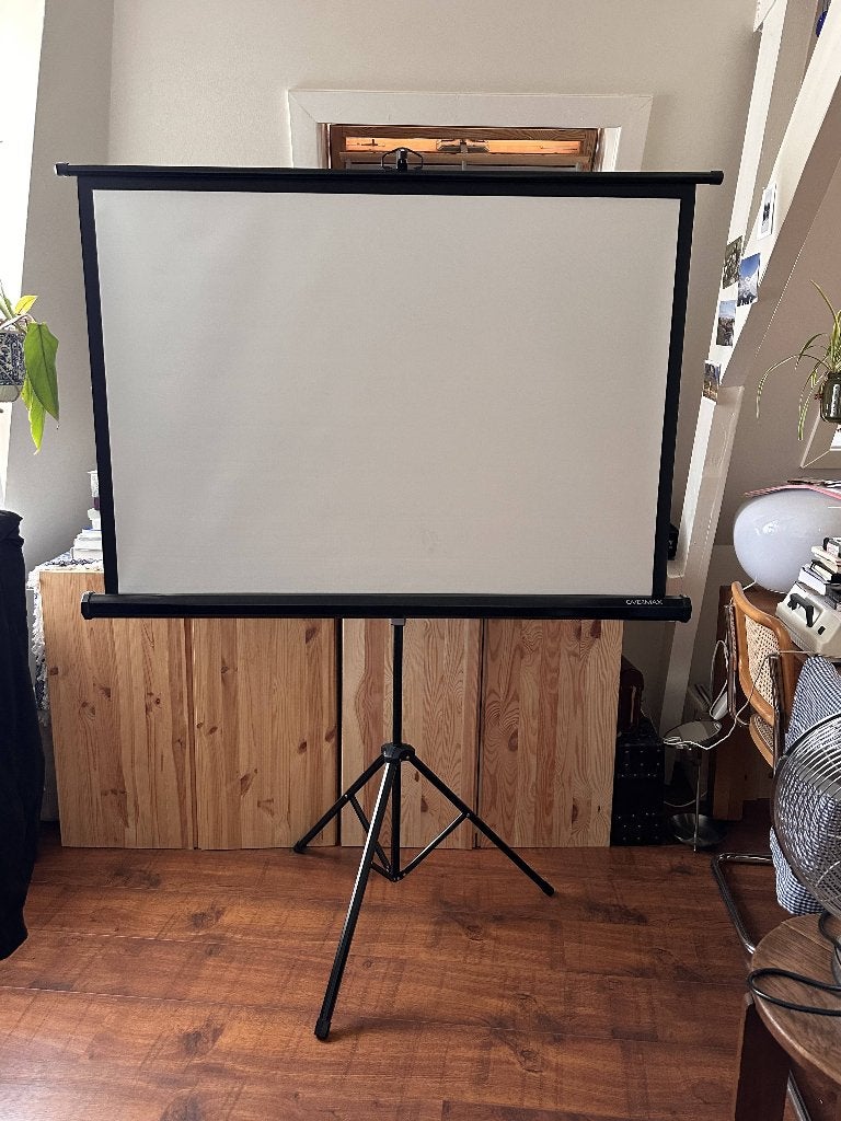Overmax Tripod Projectiescherm 60 inch (152 cm) - Opvouwbaar, Audio, Tv en Foto, Projectieschermen, Ophalen, Handmatig, Nieuw