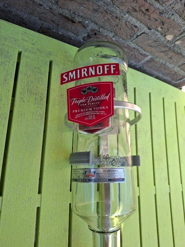 Smirnoff vodka flessenhouder / dispenser met doseur, Ophalen of Verzenden, Nieuw, Gebruiksvoorwerp