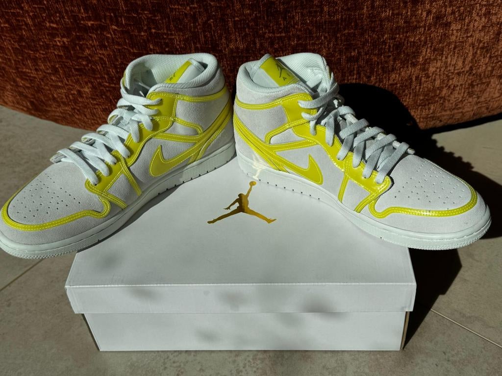 WMNS Air Jordan 1 Mid LX 'Opti Yellow' (DA5552-107), Geel, Nike Jordan, Nieuw, Ophalen of Verzenden