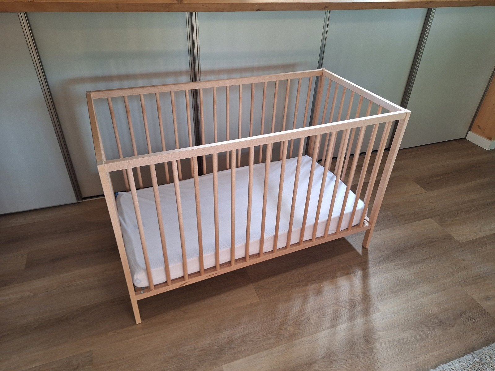 Houten ledikant / babybed met Aerosleep matras, Ophalen, Gebruikt, Ledikant