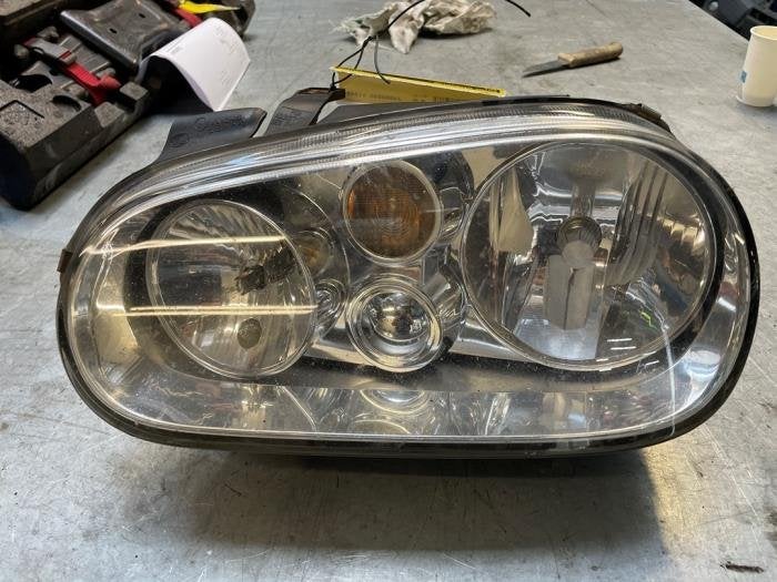 Koplamp links van een Volkswagen Golf, Auto-onderdelen, Verlichting, Gebruikt, -, Volkswagen, -