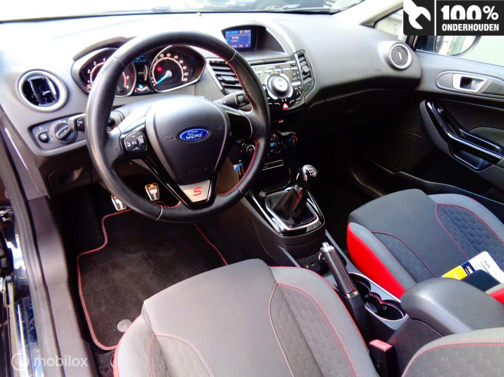 Foto 10 van Ford Fiesta 1.0 EcoBoost Black Edition